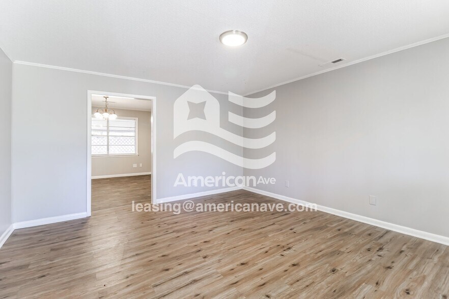 Building Photo - 1801 Graham Rd