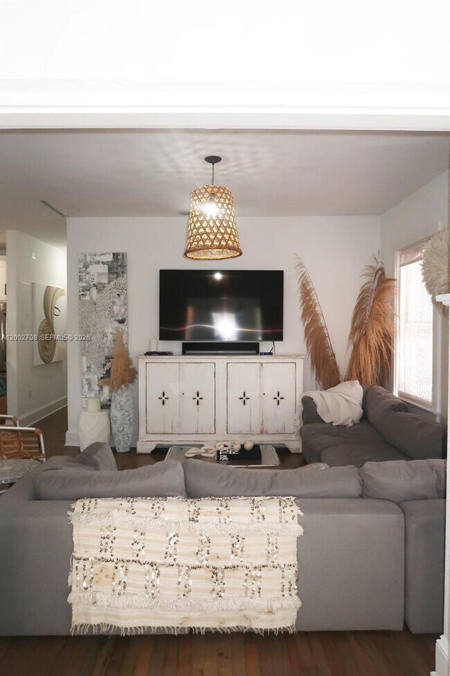 Building Photo - 2272 SW 11th Terrace