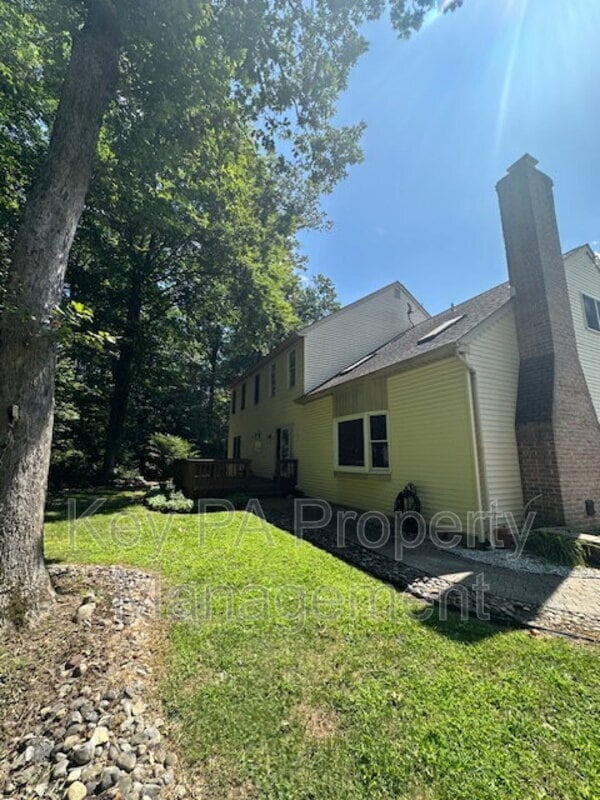 Building Photo - 16 Brookhollow Dr