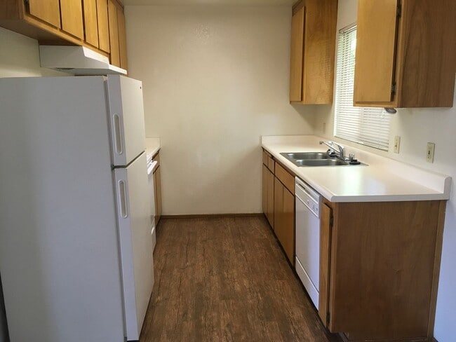 Building Photo - west2903