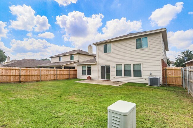 Building Photo - Beautifully crafted 4-2-2 home in the Keller area.