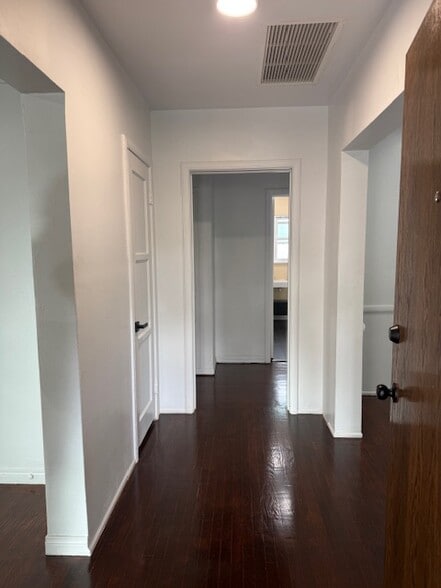 Building Photo - 2903 W 85th St