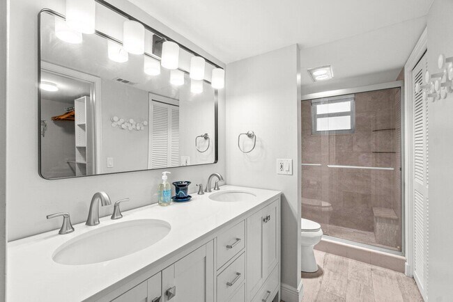 Building Photo - 3570 S Ocean Blvd