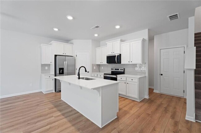 Building Photo - 156 Flier Dr