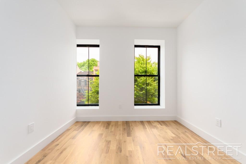 Building Photo - Stunning New 3 Bed 2 Bath in Bed Stuy Town...