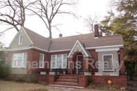 Building Photo - 1721 St Elmo Dr