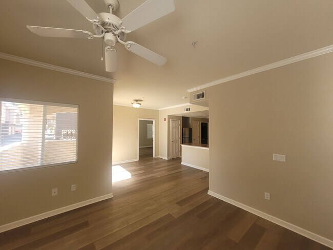Building Photo - 10001 Woodcreek Oaks Blvd