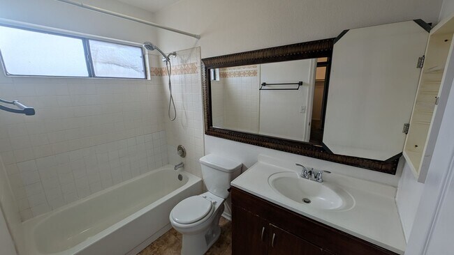 Building Photo - 3 Bedroom Townhome Near W University Dr and S Hardy Dr!