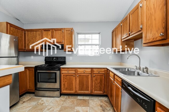 Building Photo - 2013 Monarch Dr