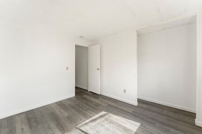 Building Photo - 32520 Westchester Dr