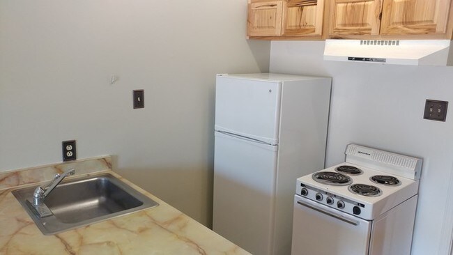 Building Photo - 200 Hermosa Dr NE