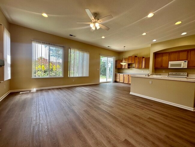 Building Photo - Beautiful, newly remodeled home in Fair Oaks!