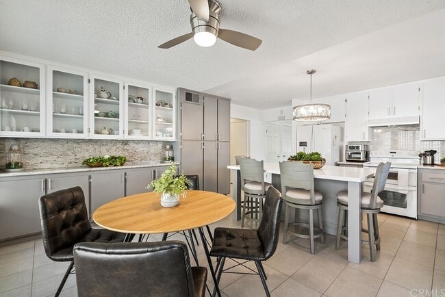 Building Photo - 2650 Altamira Dr