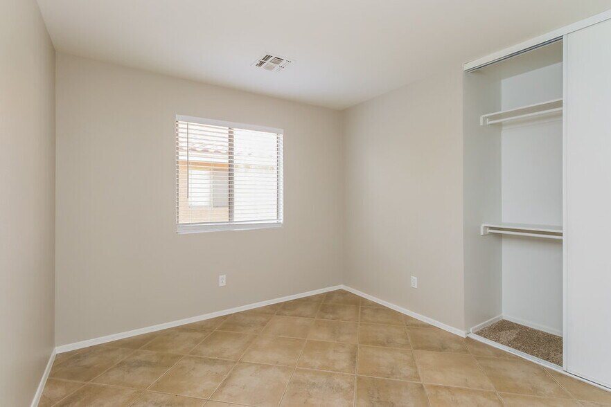 Building Photo - 5743 E Flossmoor Cir