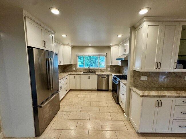 Building Photo - 1405 Antonio Ln