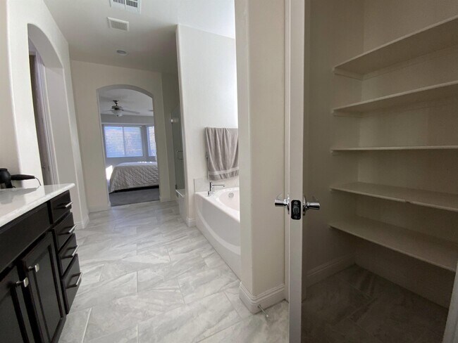 Building Photo - 799 Flowing Meadow Dr