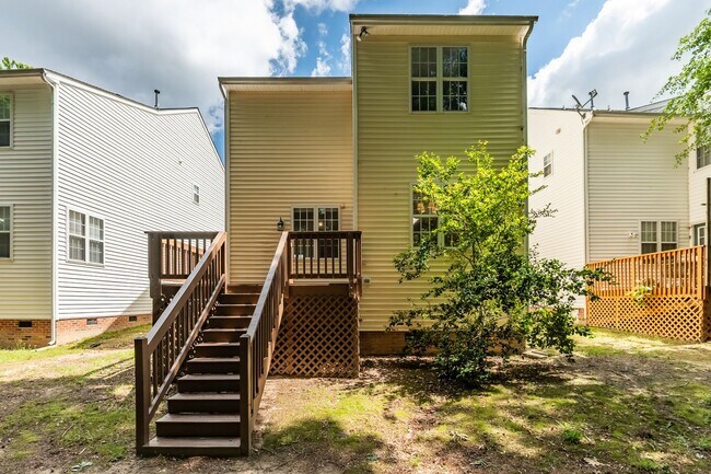 Building Photo - Single Family home in Hedingham: Available Now!