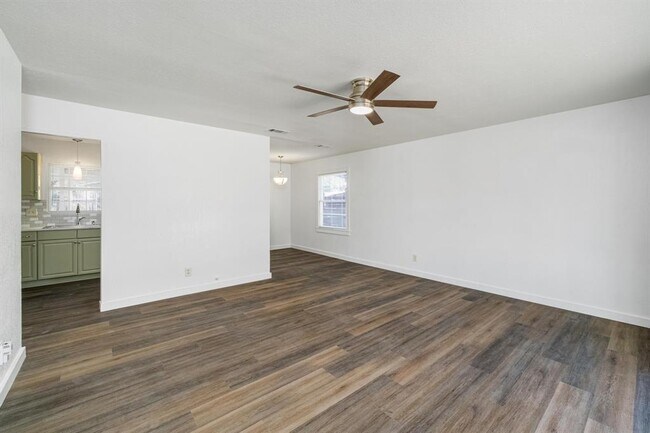 Building Photo - 501 Sacramento Dr
