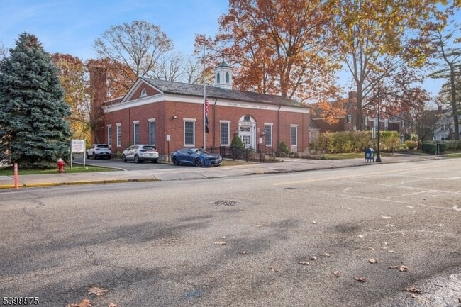 Building Photo - 258 Ridgewood Ave