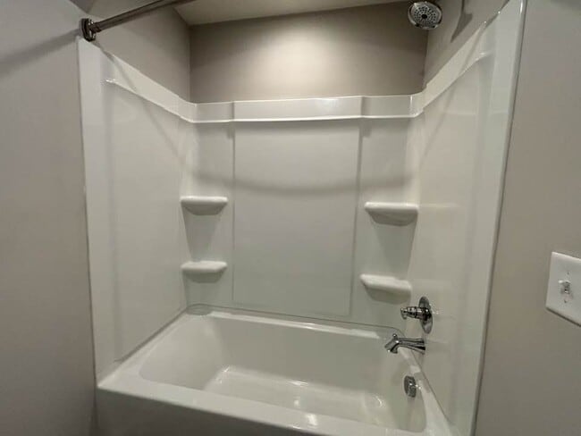 Building Photo - 999 Lennox Blvd