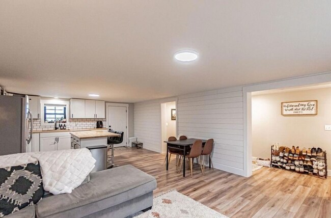 Building Photo - NEWLY REMODELED 3 BED 2 BATH HOME IN REXBURG