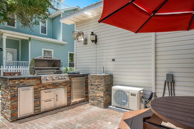 Building Photo - 4465 Clipper Cove