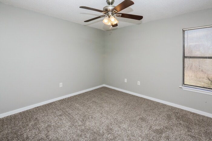 Building Photo - 507 Twin Pine Cove