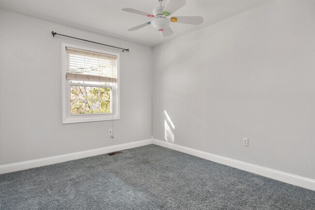 Building Photo - 1534 Lowell Ct