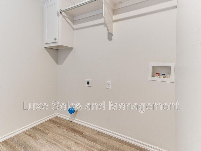 Building Photo - 3801 Franks Wy