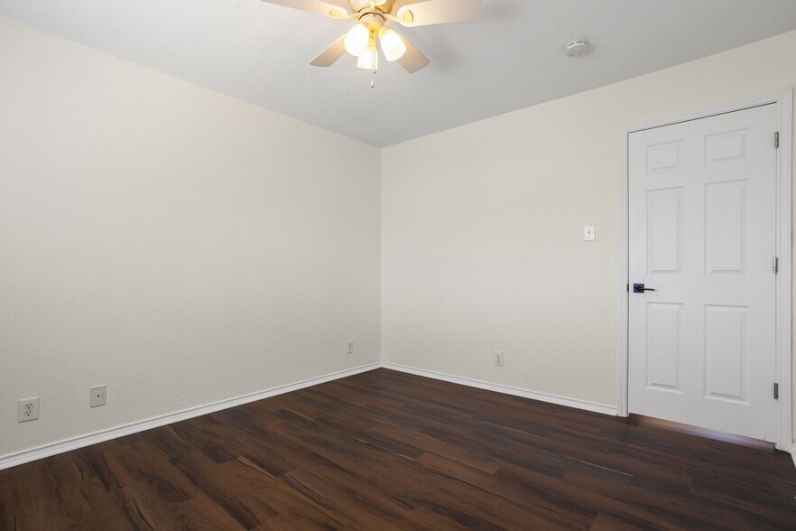 Building Photo - 2134 Colorado Bnd