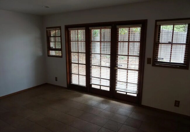 Building Photo - 630 Pine Spring Ln