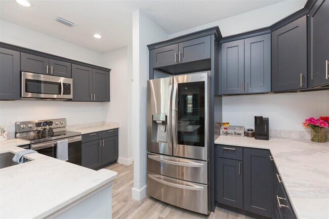 Building Photo - 2013 E Waters Ave