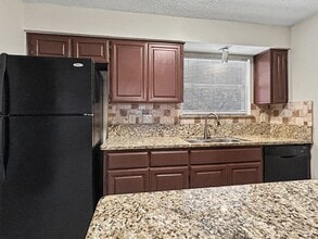 Building Photo - 12446 Starcrest Dr