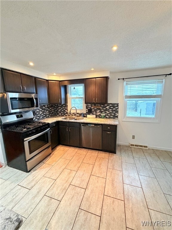 Building Photo - 79 E Toulon Dr