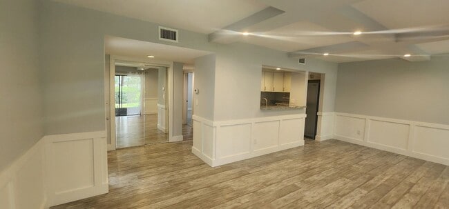 Building Photo - St Augustine Shores Gem! 2 Bed-2 Bath 1st ...