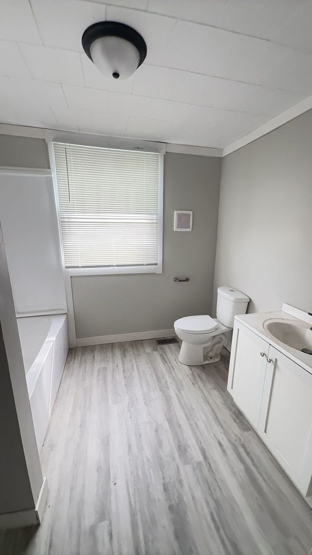 Building Photo - 3 Bedrooms with Fenced In Yard + Garage