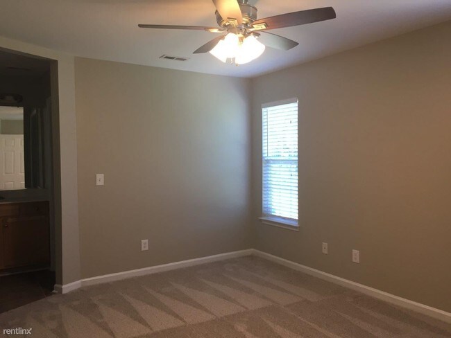 Building Photo - 1650 Sandersted Village Cir