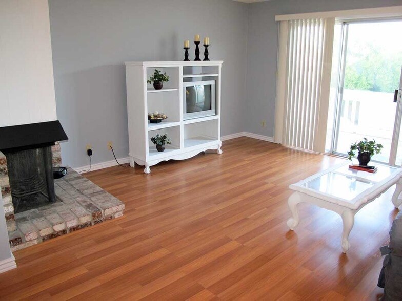 Family room - 3405 Norton Way