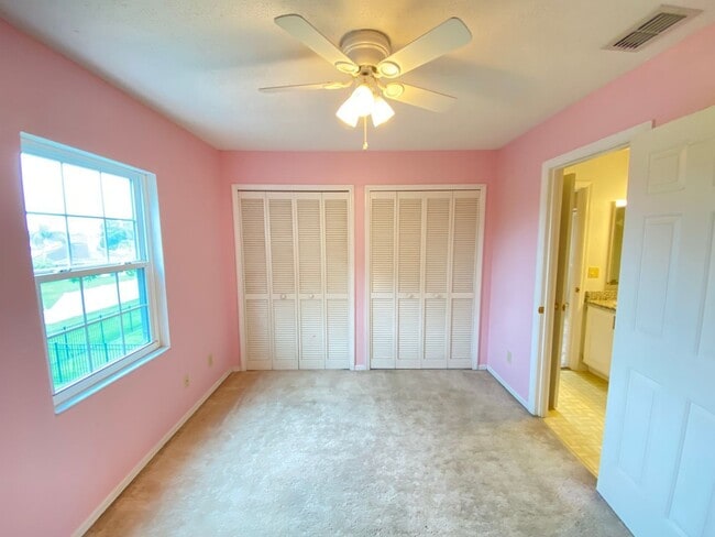 Building Photo - 3708 Molona Dr