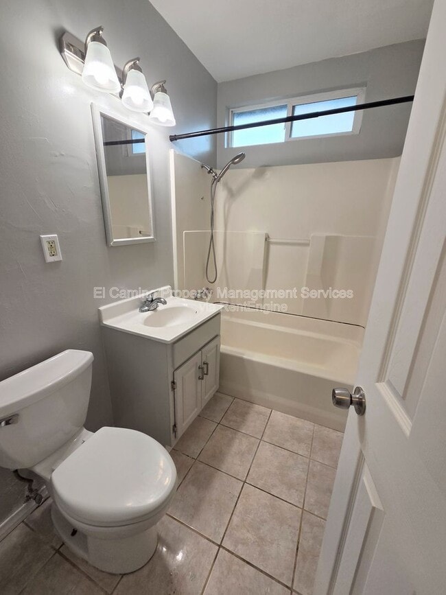 Building Photo - 3050 E 64th St