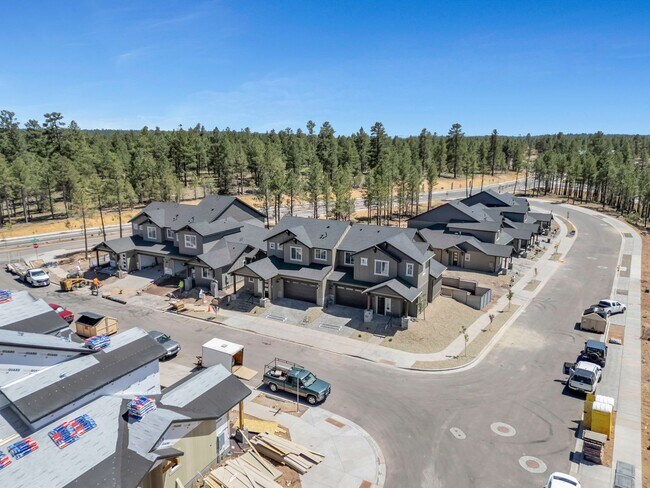 Building Photo - Gorgeous Flagstaff Property