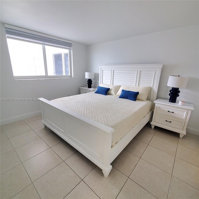 Building Photo - 401 Ocean Dr