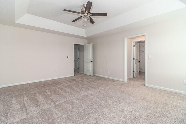 Building Photo - 4831 Fairmont Dr