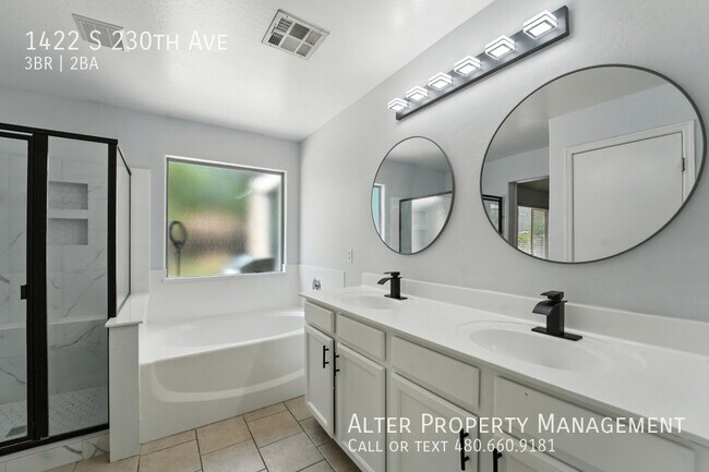 Building Photo - 1422 S 230th Ave