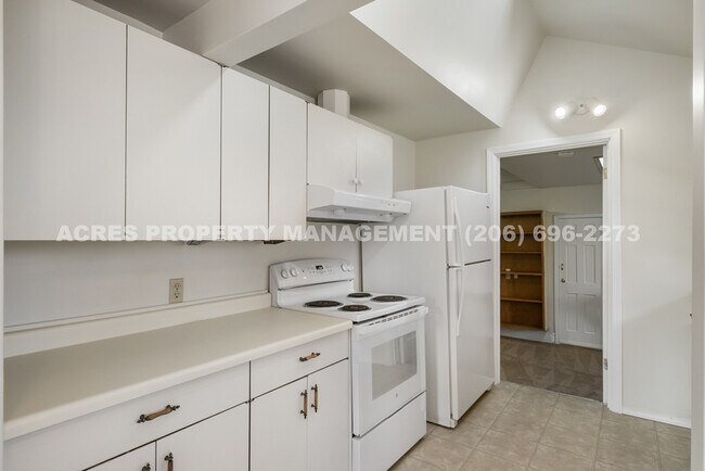 Building Photo - 17041 34th Ave S