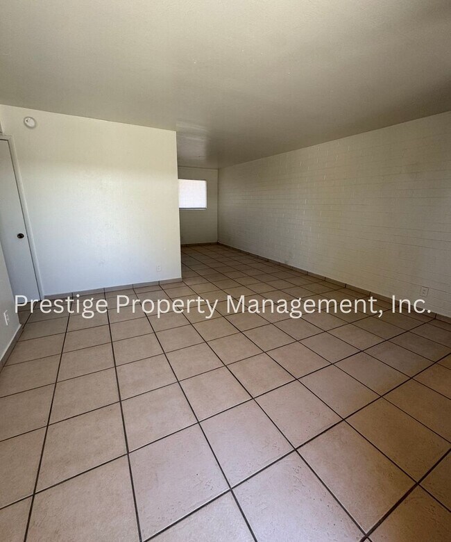 Building Photo - 2148