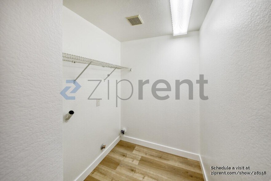 Building Photo - 17 Armory Pl