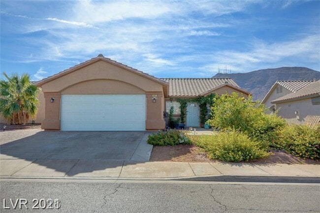Building Photo - ** COMING SOON ** AMAZING SINGLE STORY HOME IN HENDERSON WITH DETACHED CASITA NO HOA & HOME COMES...