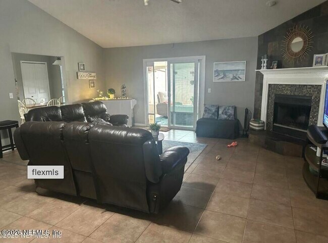 Building Photo - 382 Naugatuck Dr