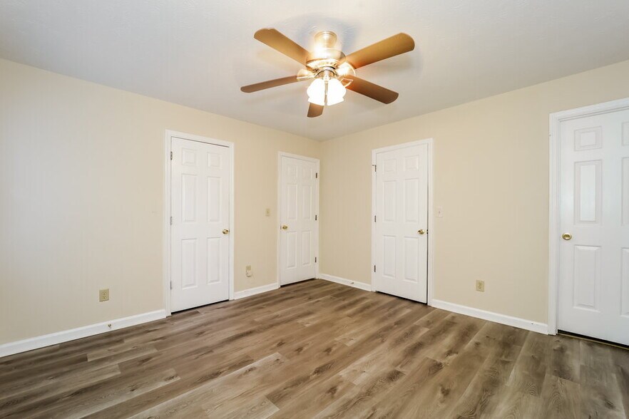 Building Photo - 2350 Bankstone Dr SW